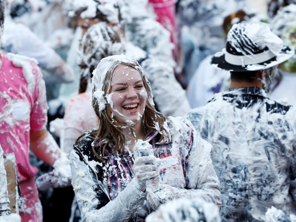 Student ‘Foam Fight’ at St Andrew’s